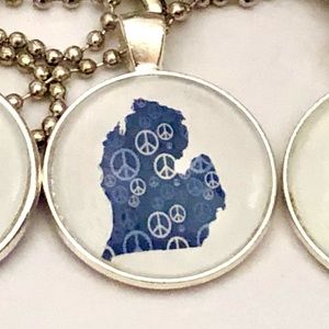 25mm peace sign / Michigan necklace